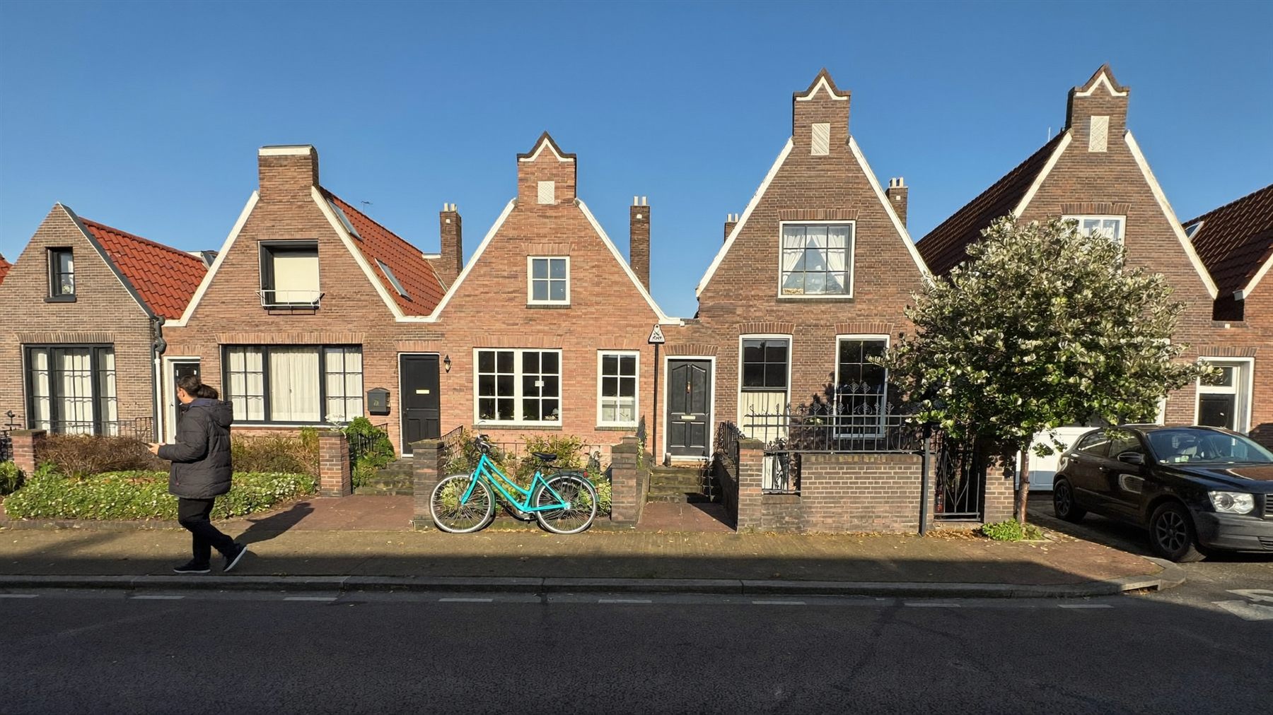 Verkoper in een Nederlandse woonwijk