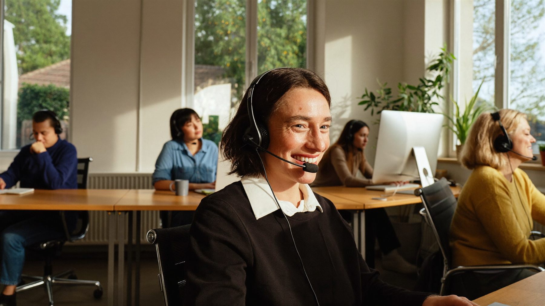 Het callcenterteam van Rewarders aan het werk